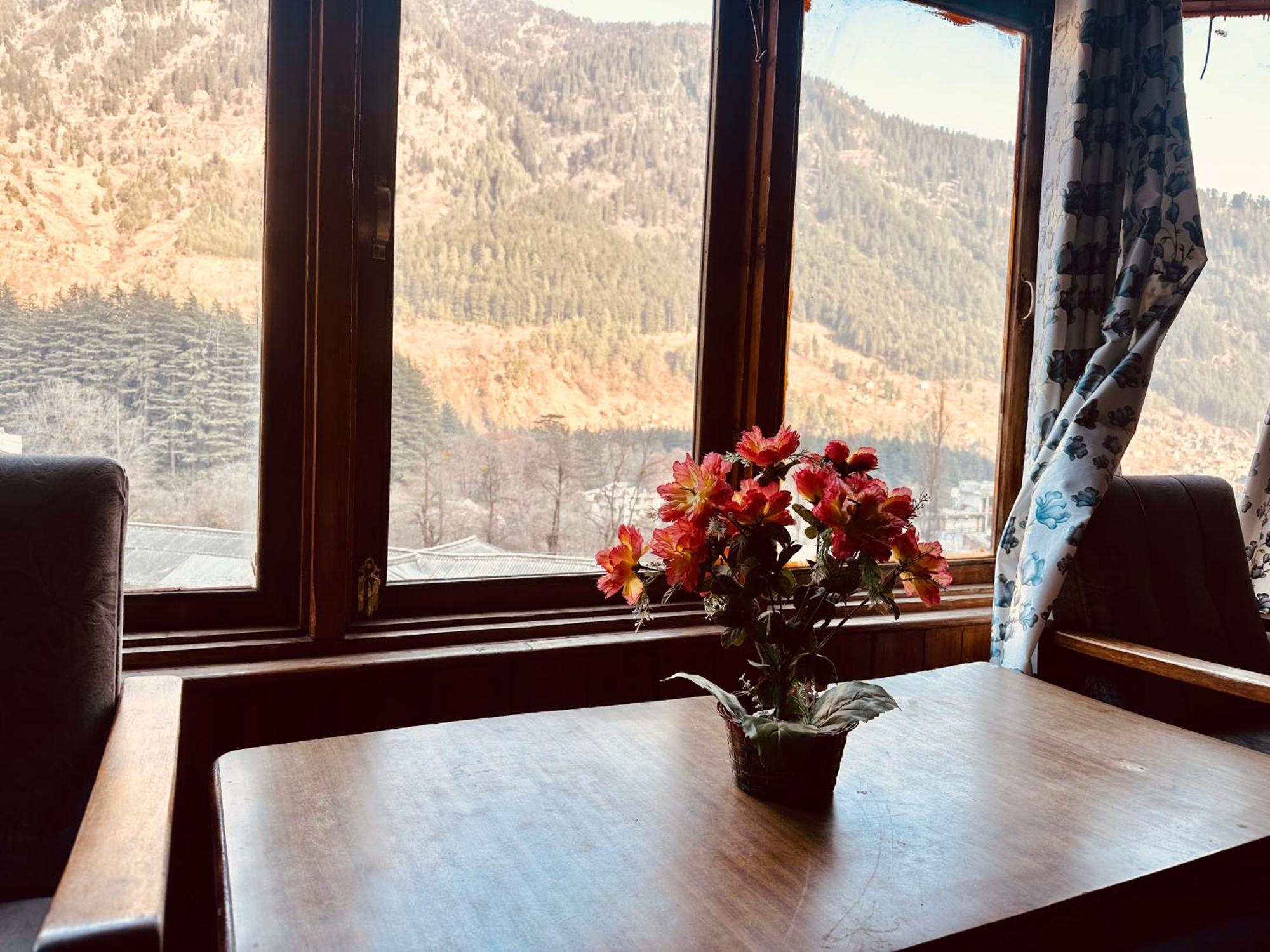 Hotel Royal Respite Manali - Luxury Comfort ! Travellers Delight ! Budget Friendly ! Prime Location ! Guest Favourite Exterior foto