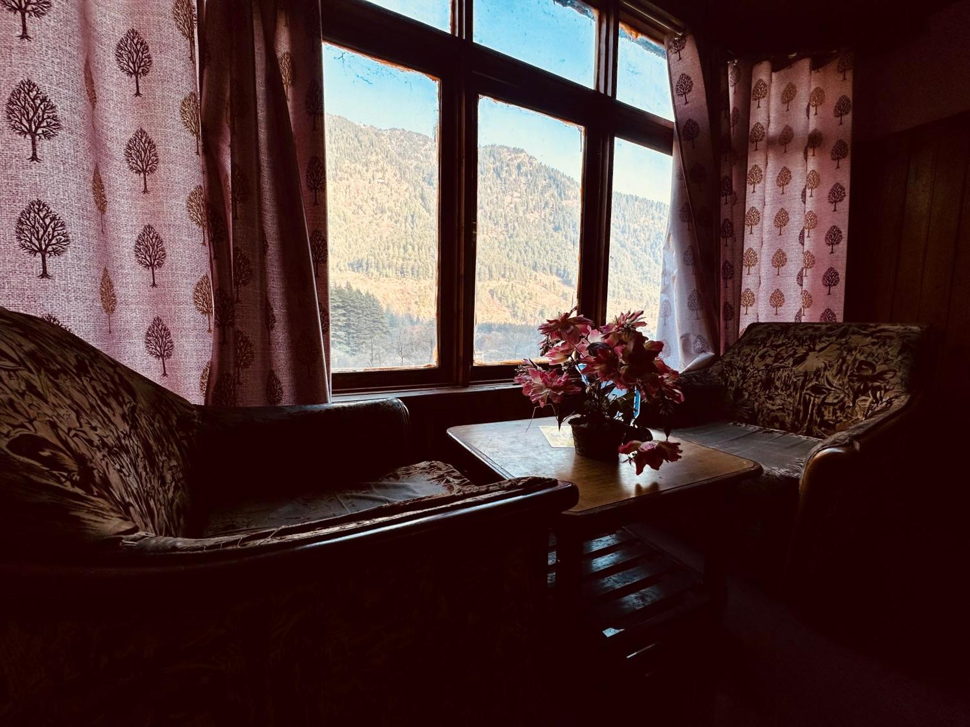 Hotel Royal Respite Manali - Luxury Comfort ! Travellers Delight ! Budget Friendly ! Prime Location ! Guest Favourite Exterior foto
